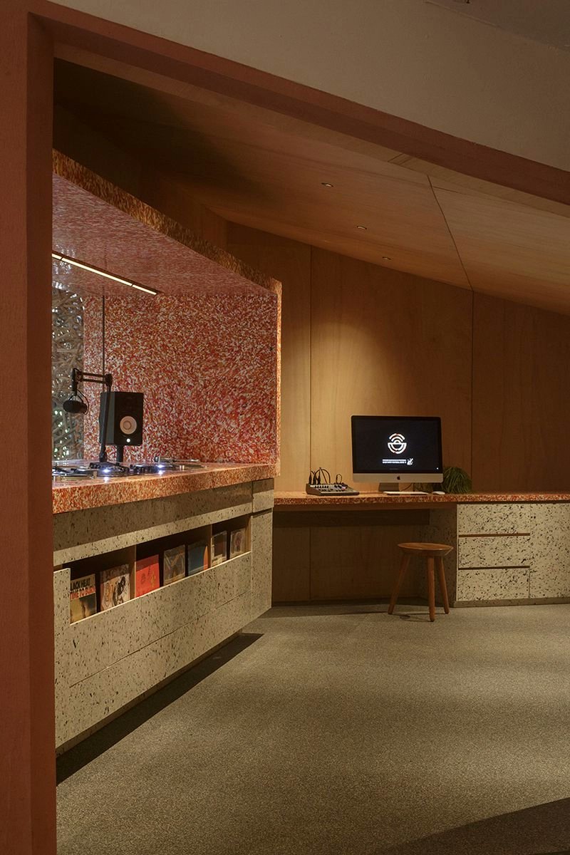 tecture1's tweet image. 【インドネシア文化の発信拠点となるライブスタジオ】
mag.tecture.jp/project/202411…
HEADSTREAM / ZXC Studio
#TECTUREMAG過去記事
#TECTUREMAGDIGOUT
Photographs: Sharon Angelia