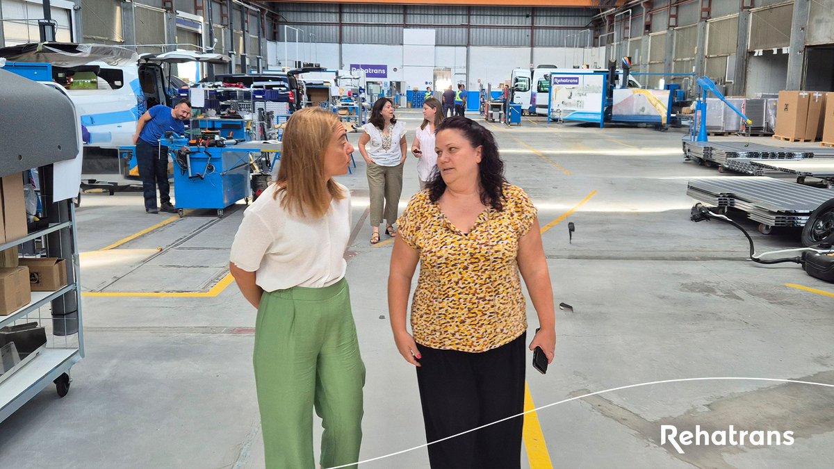 Rehatrans's tweet image. Ayer recibimos a @sara_heba alcaldesa de Getafe en nuestras renovadas instalaciones.

Desde aquí salen más de 800 vehículos adaptados al año a toda España.

¡Orgullo local y motor de inclusión! 🚐💪 @aytogetafe