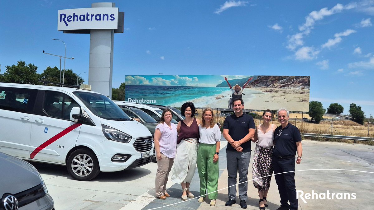 Rehatrans's tweet image. Ayer recibimos a @sara_heba alcaldesa de Getafe en nuestras renovadas instalaciones.

Desde aquí salen más de 800 vehículos adaptados al año a toda España.

¡Orgullo local y motor de inclusión! 🚐💪 @aytogetafe