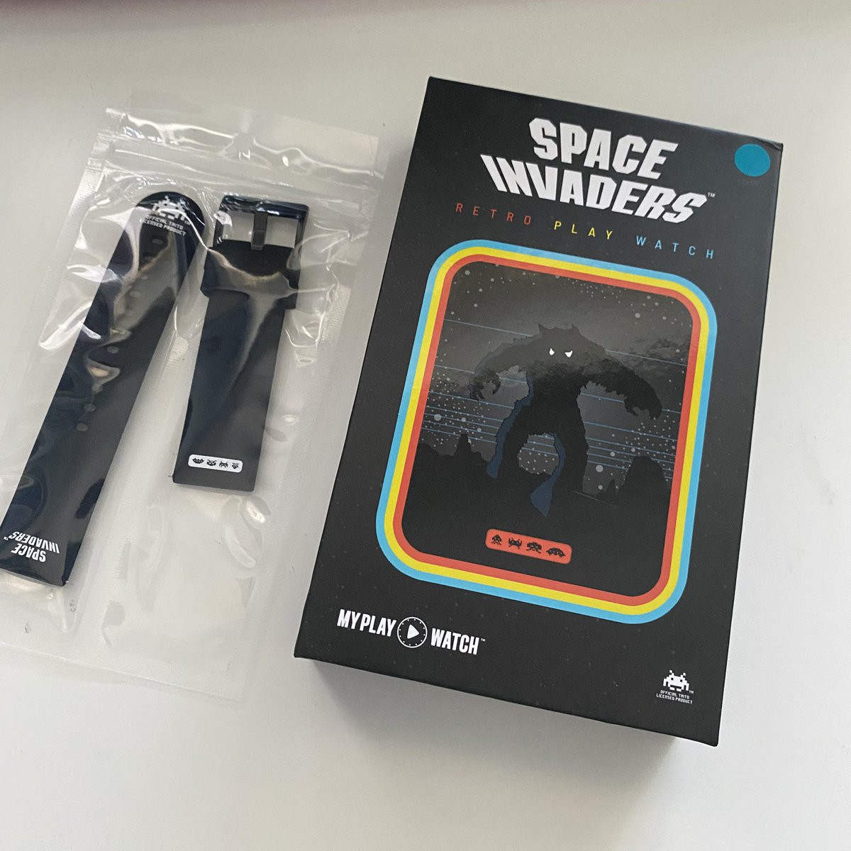retroguybry's tweet image. Just received the Space Invaders My Play Watch from their Kickstarter campaign. It’s probably not that practical to play but it’s a very nice watch. #SpaceInvaders #MyPlayWatch
