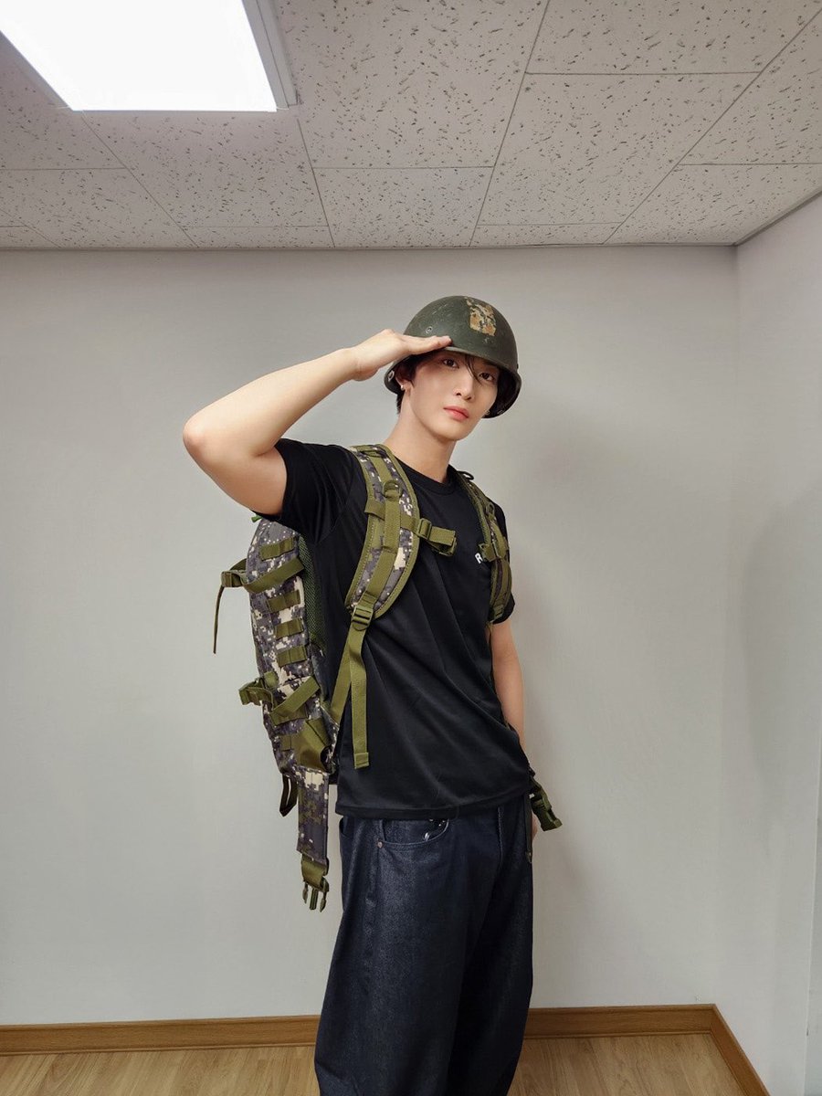baejinyoung_bjy's tweet image. [🎥] 필승! 아이캔두!!
꽃미남 이병 배진영이 보고싶다면💚

⇣⇣⇣군복도 너무 잘 어울리는 지녕이⇣⇣⇣
🔗 youtu.be/wMSLOx9VplY?si…

#배진영 #BAEJINYOUNG