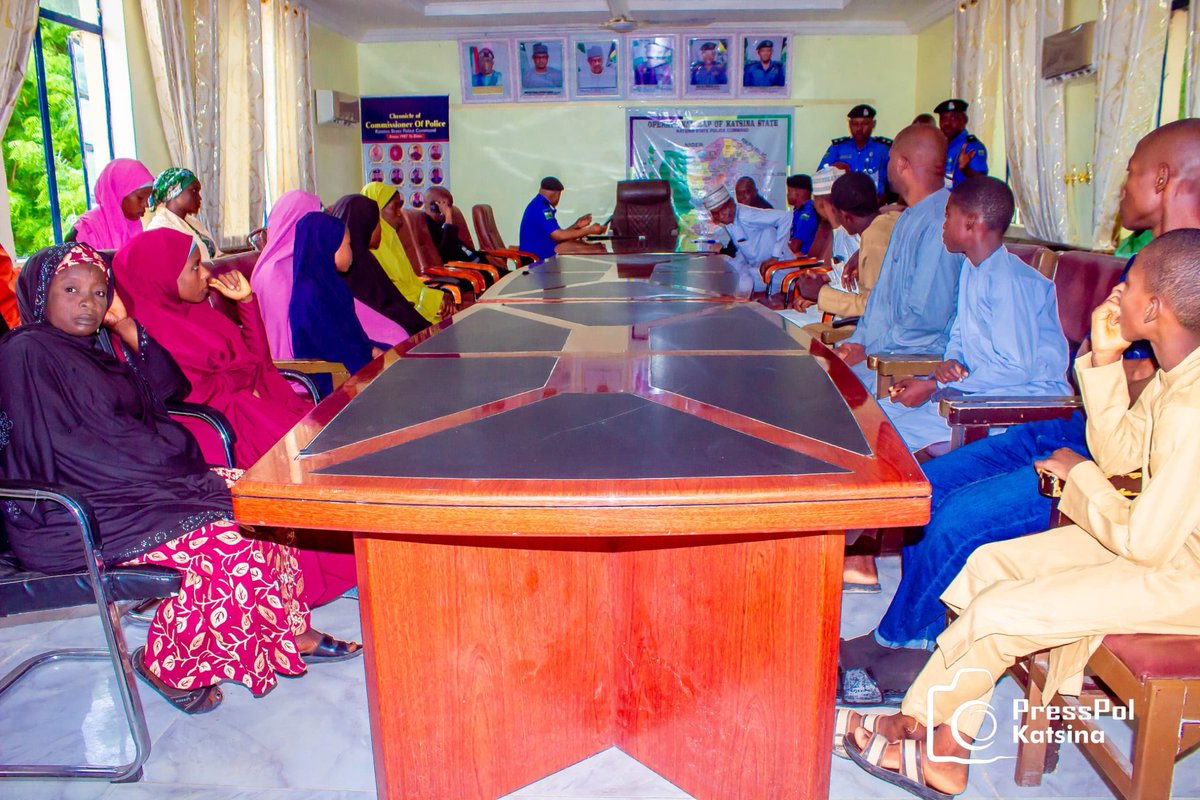 Hideemer_'s tweet photo. July 25th, 2025

POLICE PRESS RELEASE

KATSINA STATE COMMAND DIARY

PERSONNEL WELFARE: CP BELLO SHEHU DISTRIBUTES CHEQUES WORTH (₦10,957,292.72k) TO FAMILIES OF FALLEN OFFICERS IN THE COMMAND.

....as CP Bello Shehu applaud IGP's commitment towards improving welfare of police1/8 https://t.co/0nwCQUs0Gu