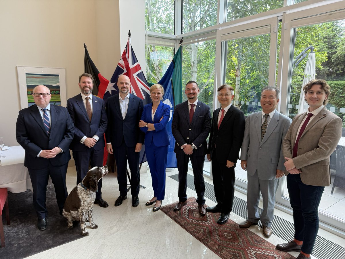 AusAmbPoland's tweet image. The Warsaw Security Forum is 🇵🇱 Poland’s premiere international security conference. Delighted to welcome Katarzyna Pisarska & Zbigniew Pisarski to the 🇦🇺 Residence for lunch with IP4 Ambassadors to discuss how we can strengthen WSF engagement with the Indo-Pacific 🇦🇺🇳🇿🇯🇵🇰🇷