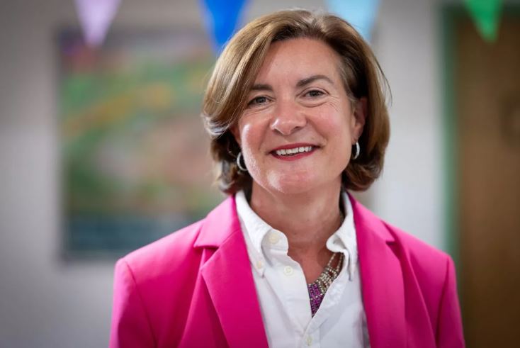 WalesOnline's tweet image. 'Is that Rachel Reeves': This is what some people said when we showed them a picture of Wales' First Minister - crnch.it/Bmk9YIba
