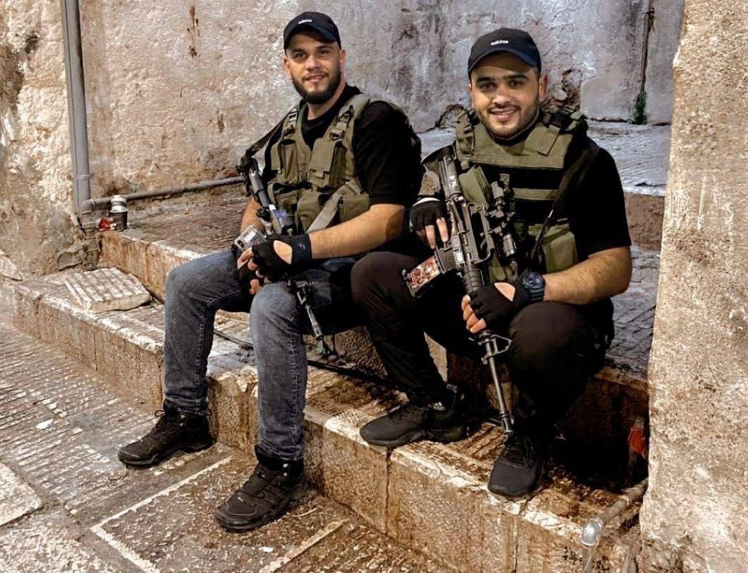 _Alrayane's tweet image. قلبي على المنسيّ في زنزانته..