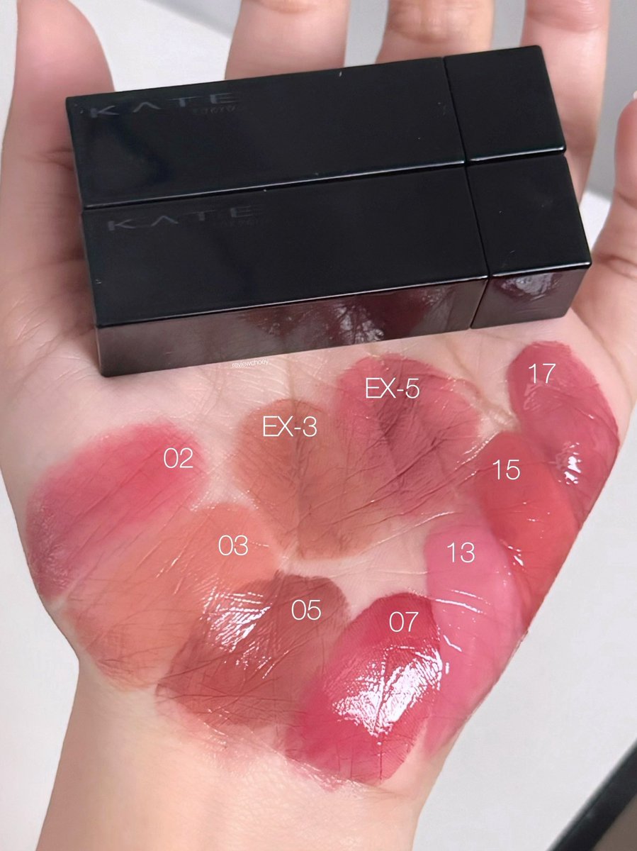 Kate lip monster สวยฉ่ำ แล้วทนมากก มาสวอชสีที่มีให้ค่ะ ทั้งสีเก่า สีใหม่ สีลิมิเตด ครบๆทุกโทน 

-โทนแดง / ชมพูแดง  : 02, 07, 15, 17, EX-5
-โทนนู๊ด/น้ำตาล : 03, 05, EX-3