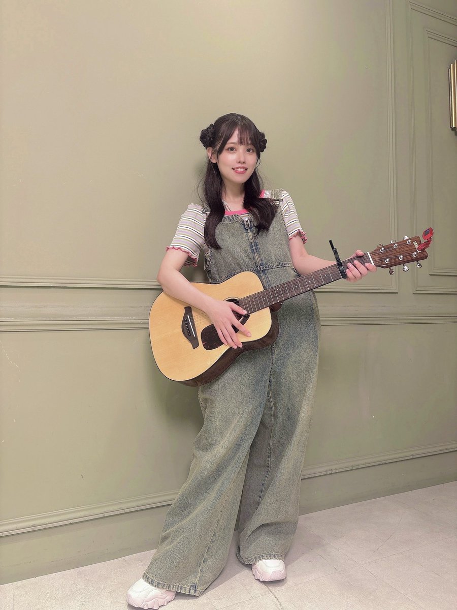 shutoyuki_1219's tweet image. 🎸💫
ギターって持ってるだけでもめちゃくちゃかっこいいよね!めちゃくちゃ弾けるぜみたいな顔してますまだこのときは
#アニメ野生のラスボスが現れた!