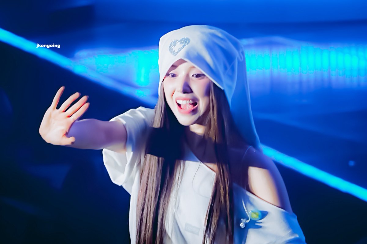 jkongoing's tweet image. 250712 밤공
#엔믹스 #NMIXX #지우 #JIWOO
