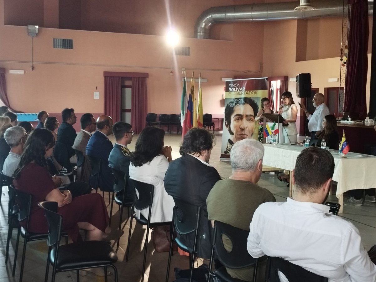 El encuentro se realizó en la Sede de la Asociación Punto Luce de Chiaiano, contó con el apoyo y la participación de la Municipalidad 8° de la Alcaldía de Nápoles, a través de su Presidente NicolaNardella, representantes istitucionales, cuerpo consular acreditado y la Comunidad