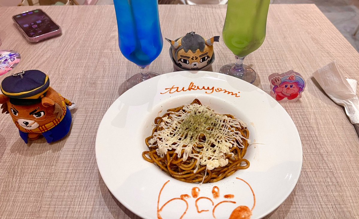 saikarurux2's tweet image. 女僕餐廳！！！
偷偷跑去看臭宅們…