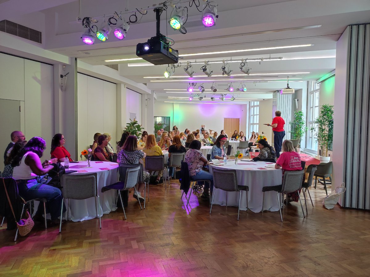 BookMinxSJV's tweet image. And we're off! Claire Gardner from #TheAuthorsLounge nailing how to build a personal brand for authors here at @MancLibraries #LoveStoriesEtc!