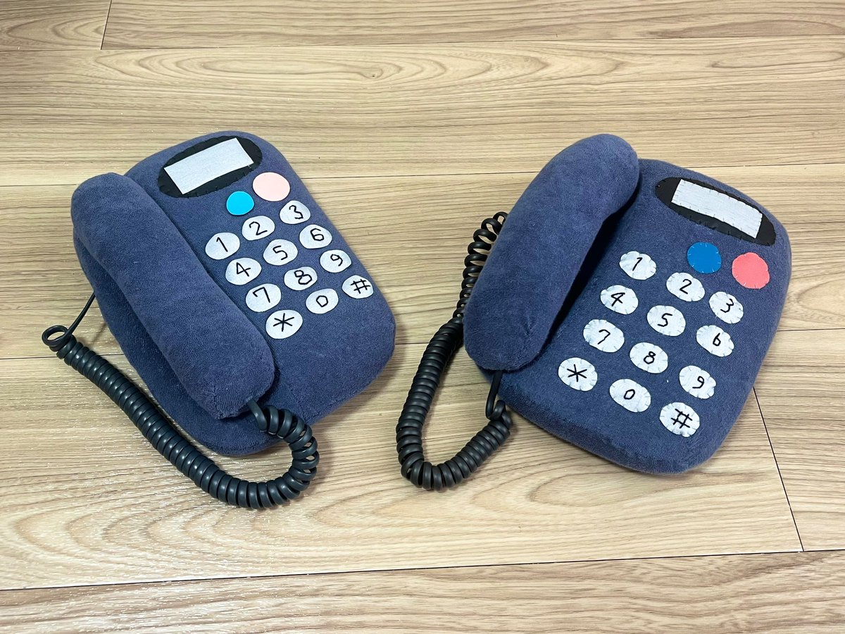 uzura_3's tweet photo. 生き別れの兄弟と再開した固定電話 https://t.co/x0BwPHUeTk