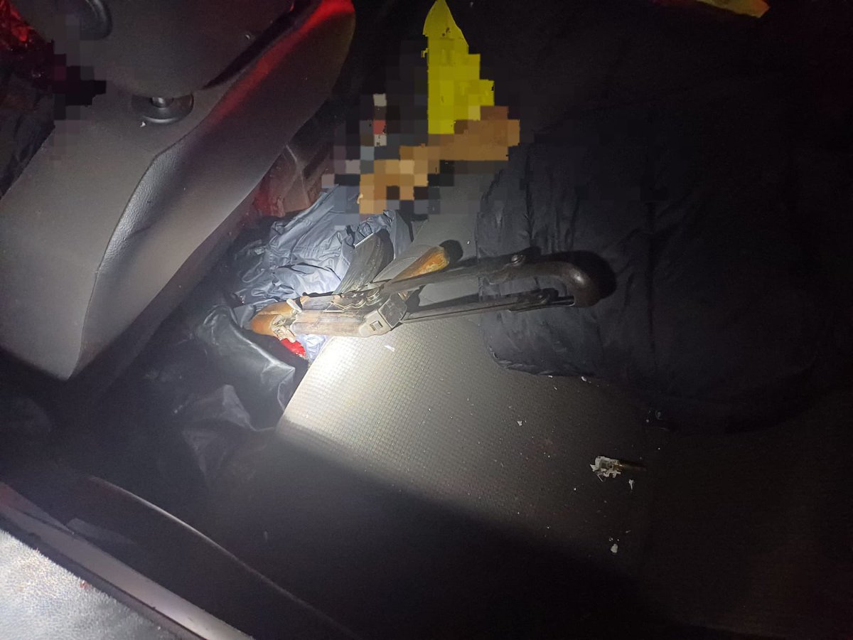 GP_CommSafety's tweet image. FIVE CIT SUSPECTS FATALLY WOUNDED AT CROWN MINES
Members from the KwaZulu-Natal SAPS received intelligence regarding a heavily armed syndicate involved in Cash-In-Transit (CIT) robberies operating between KZN and Gauteng.
An intelligence-driven operation was coordinated,…