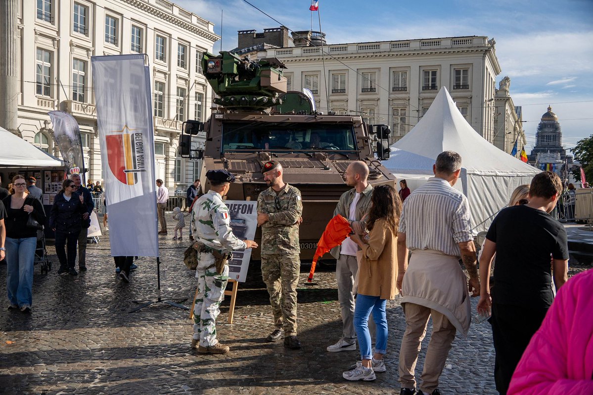 13eBCA's tweet image. Le 21 juillet, le 13e BCA était présent à Bruxelles pour la fête nationale belge, en présence du @CEMAT_FR. 

À cette occasion, la Belle 2 a présenté un véhicule de combat GRIFFON. La présence du 13 est emblématique du programme CaMo🤝🇫🇷🇧🇪