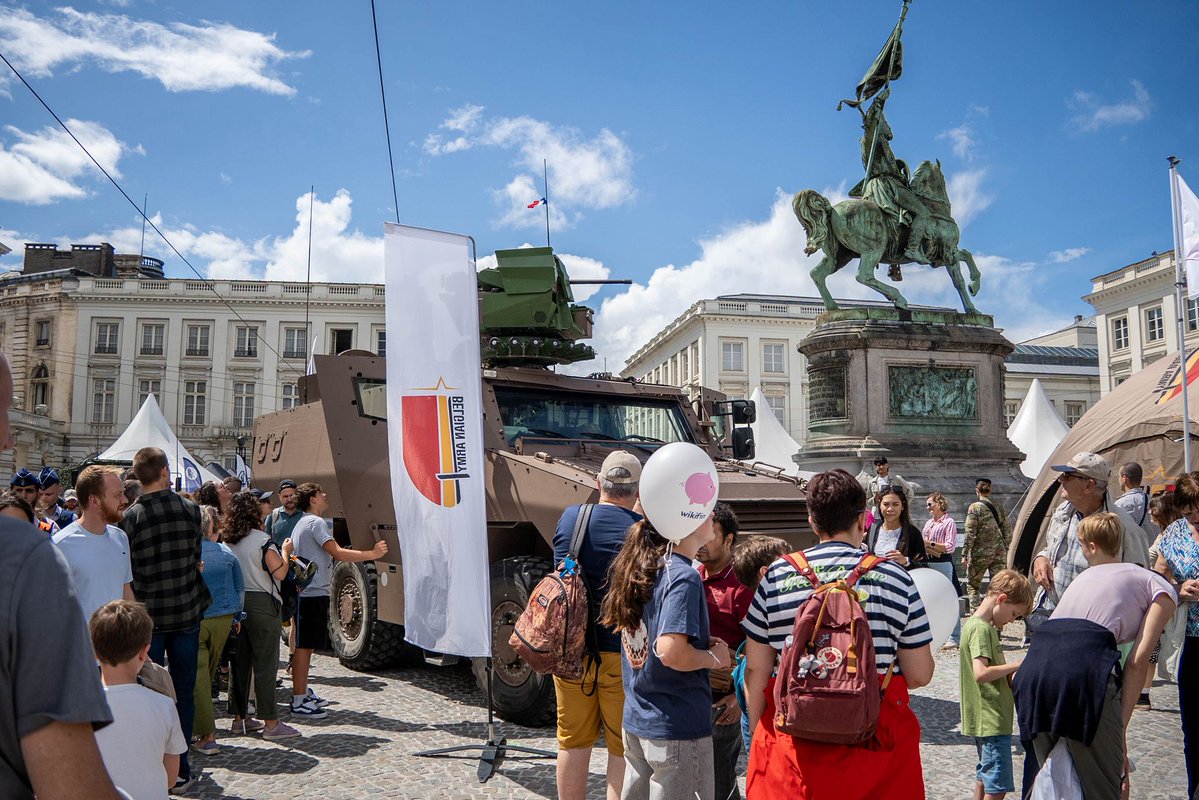 13eBCA's tweet image. Le 21 juillet, le 13e BCA était présent à Bruxelles pour la fête nationale belge, en présence du @CEMAT_FR. 

À cette occasion, la Belle 2 a présenté un véhicule de combat GRIFFON. La présence du 13 est emblématique du programme CaMo🤝🇫🇷🇧🇪