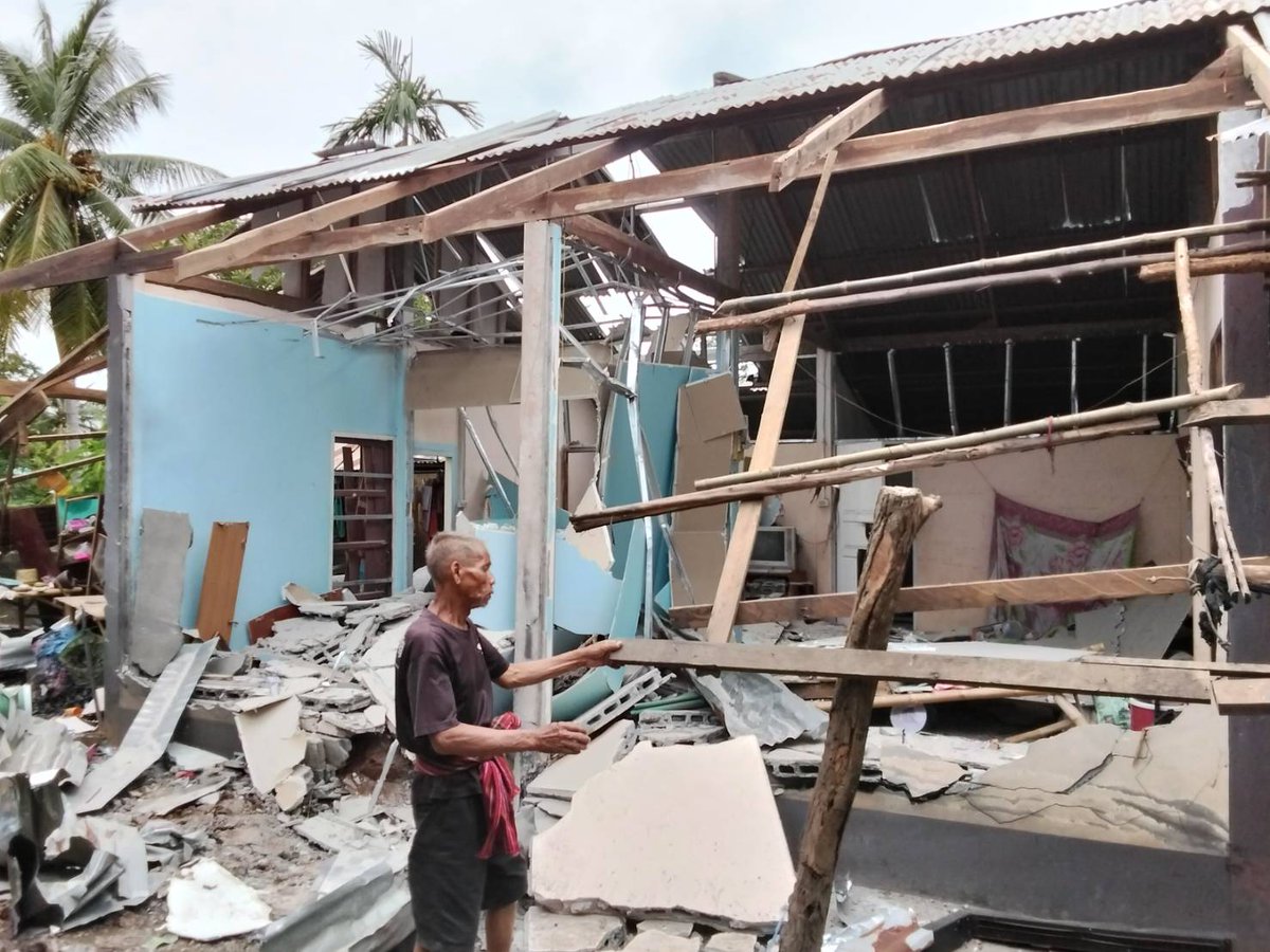 ThaiEnquirer's tweet photo. This morning, BM-21 rocket projectiles hit residential areas in Si Wichian Subdistrict, Nam Yuen District, Ubon Ratchathani Province, causing property damage but no reported casualties.

The projectiles impacted three separate sites:

- A private residence sustained structural damage.
- Additional civilian homes were damaged.
- A village roadway was hit, causing infrastructure damage.

Authorities believe residents had been evacuated in advance to shelters set up by the Nam Yuen district administration.

#Thailand #Cambodia #ไทยกัมพูชา #ชายแดนไทยกัมพูชา