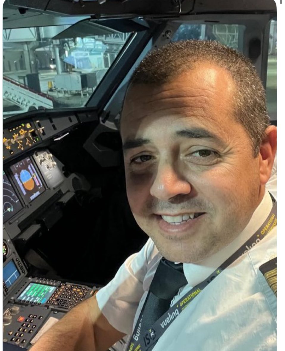 <a href="/vueling/">Vueling Airlines</a> <a href="/MichAaronFaith/">Michaël Aaron Papo</a> Going to post this EVERYWHERE