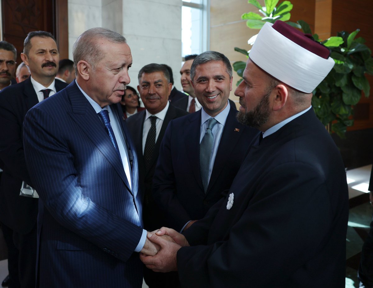 RifatFejzic's tweet image. Ukazana mi je velika čast i ogromno zadovoljstvo da svoju posjetu🇹🇷okončam susretom sa predsjednikom🇹🇷Redžepom Tayyipom Erdoğanom.
HVALA🇹🇷!
Türkiye ziyaretimi Cumhurbaşkanı Racep Tayyıp Erdoğan ile bir görüşmeyle tamamlamak benim için büyük bir onur ve mutluluk.
TEŞEKKÜRLER🇹🇷!