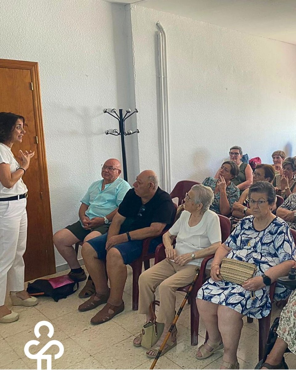 FuturoSingularC's tweet photo. 🎯En la Red Social “Stop Soledad” hemos celebrado los “Desayunos en compañía” para sensibilizar sobre la #SoledadNoDeseada y conocer la relación existente entre este fenómeno y la percepción de #calidaddevida.
Gracias al #aytocastrodelrio @IPBSCordoba  y Servicios Sociales. https://t.co/g4et0Sk8k5