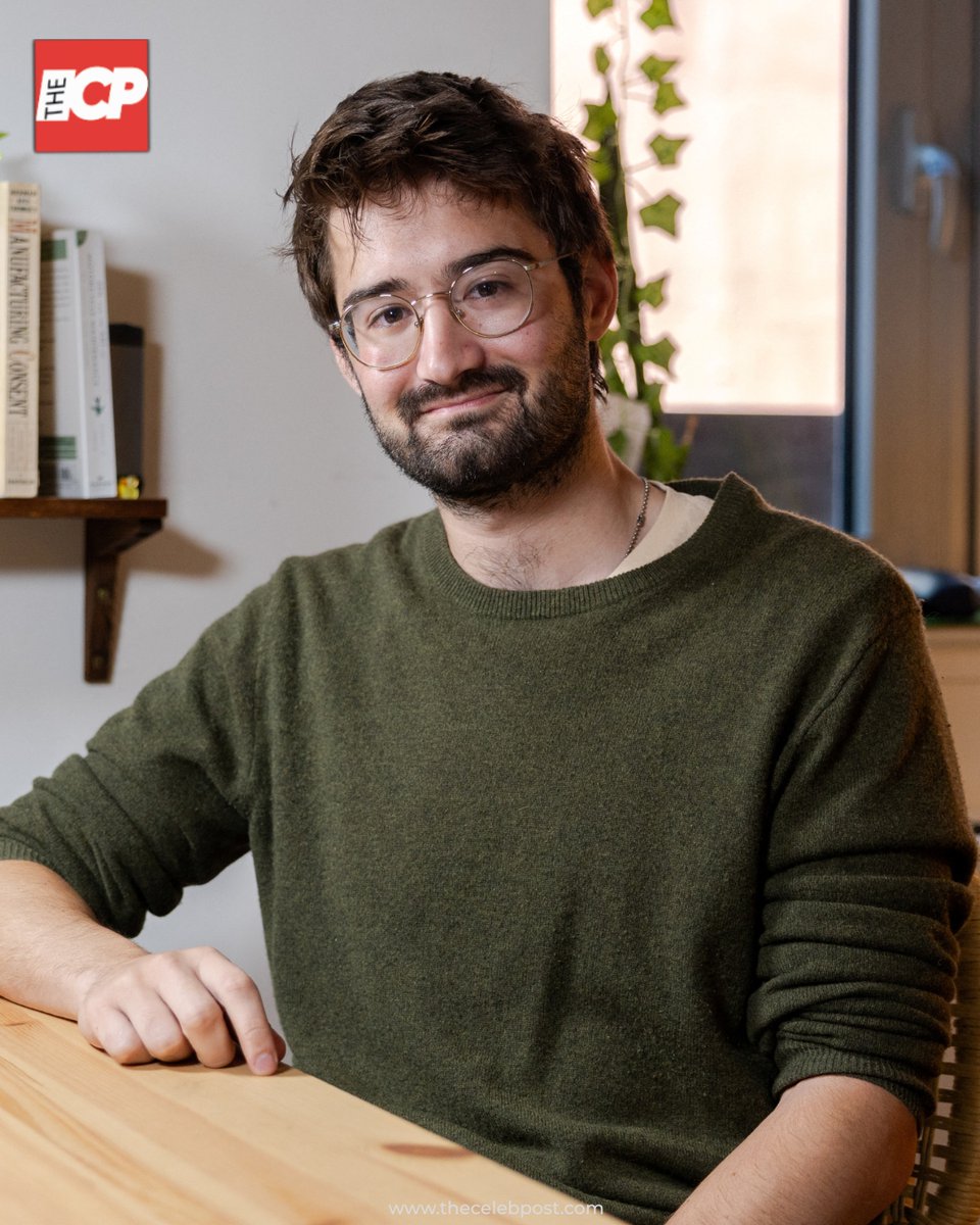 thecelebpost's tweet image. Linguist and author Adam Aleksic strikes a thoughtful pose against the vibrant backdrop of New York, blending intellect with city edge in one perfect shot.

#AdamAleksic #LinguistLife #AuthorVibes #NYCStyle #IntellectualAesthetic #thecelebpost