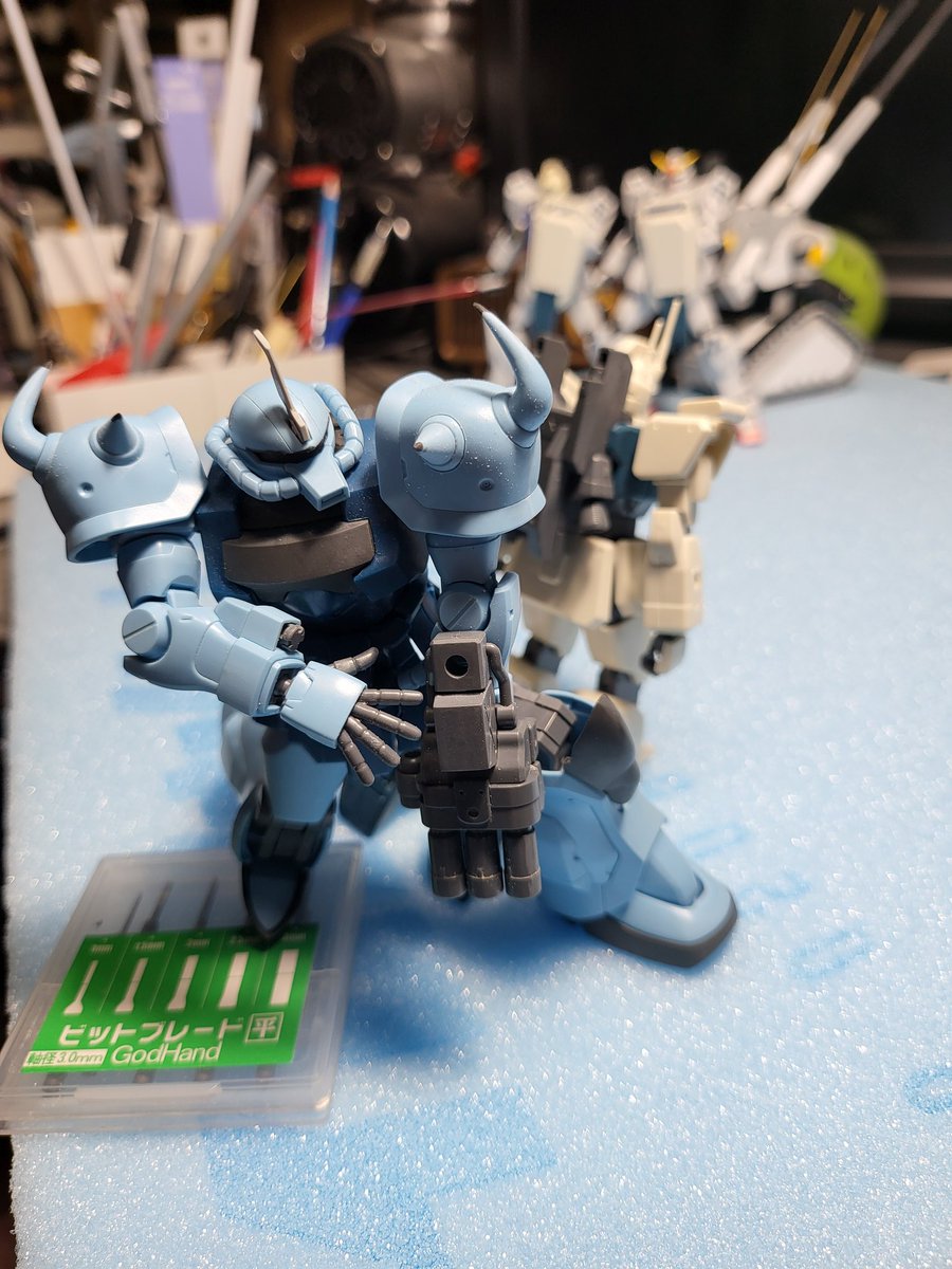 shijimi_atelier's tweet image. #第08MS小隊制作日記
#第08MS小隊
#ガンプラ
嫁からなんでガンタンク作ってるか聞かれたので、このシーン作りたいと言いました。
ガンタンクいないやんと言われたので、ほらココって伝えました。
「いい意味でやで?いい意味で変態」
と言われました。
・・・いい意味?