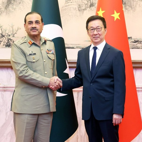 OSPSF's tweet image. Pakistan’s Chief of Army Staff, Field Marshal Asim Munir is on an official visit to China, and met with the Vice president of the People's Republic of China, Han Zheng in Beijing today.
The Pakistan-China All-Weather Strategic Cooperative Partnership was discussed.
🇵🇰🤝🇨🇳