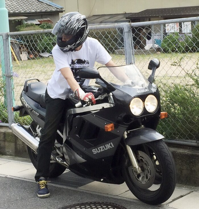 j34f5183's tweet photo. @suzukicojpmotor 84年式GSX-R400 → 89年式GSX-R1100(GV73A)
36年目の車検も暑い中先月通して油冷モンスターは絶好調😅💦 https://t.co/iSQ6BK8xwi