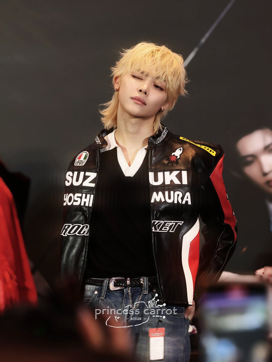 carrotatnight's tweet image. 250725 HONGKONG FANSIGN
#andTEAM #앤팀 #NICHOLAS #니콜라스 #ニコラス