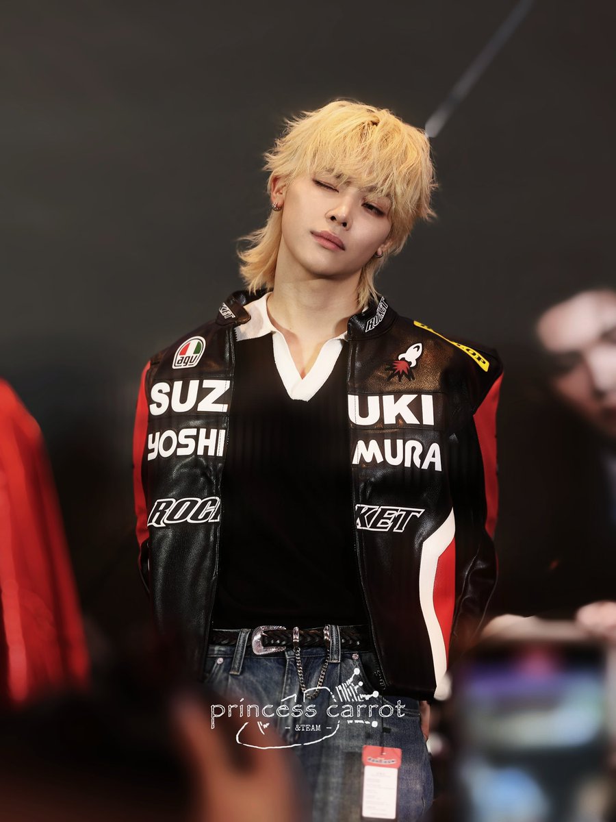 carrotatnight's tweet image. 250725 HONGKONG FANSIGN
#andTEAM #앤팀 #NICHOLAS #니콜라스 #ニコラス