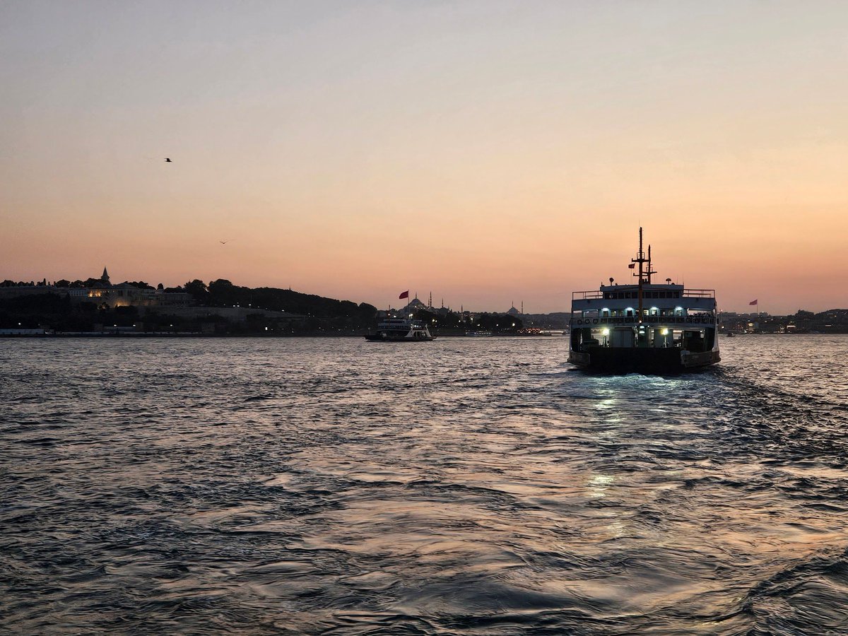superalbs's tweet image. And to finish the day, a nice ride on the ferry at sunset. Great to be joined by my good friend @paul_winginit for the exciting adventures over the coming days. 😁