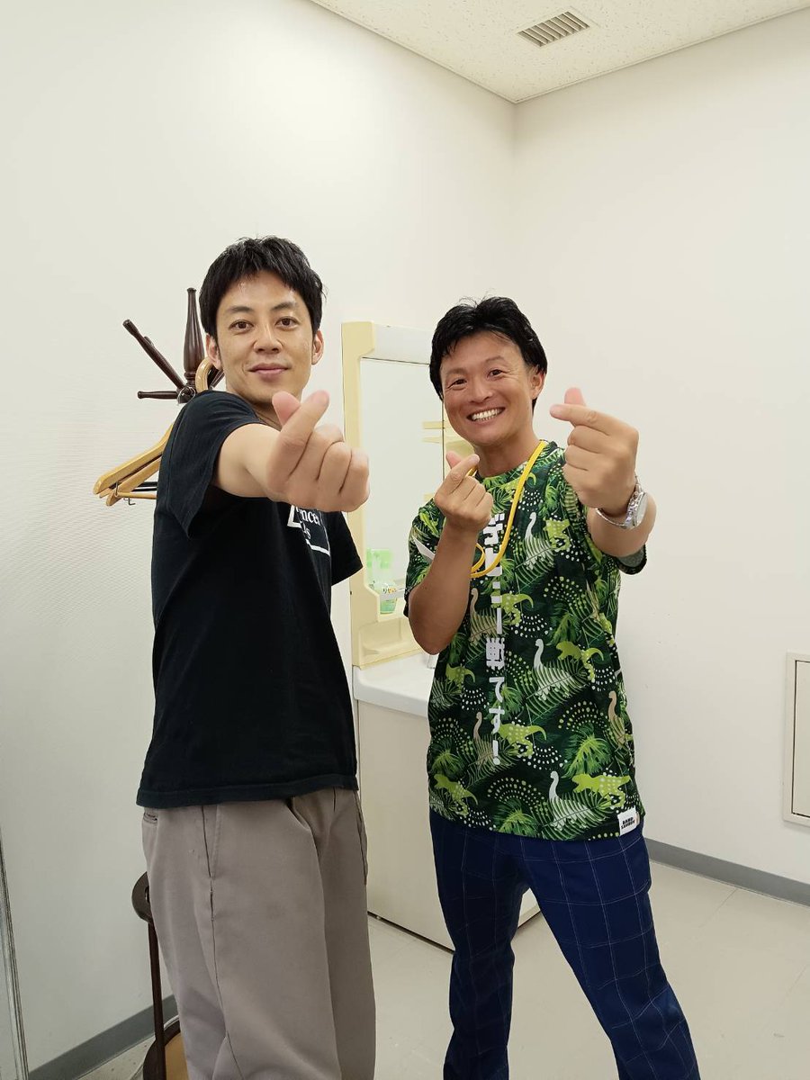AmeliorerLab's tweet photo. 【講演会実施して】西野亮廣講演会in前橋、無事に終えました！とてもたくさんの方々に関わっていただきたくさんの来場者に来ていただき…良い時間を作れたのではないかなと自負しています！
今回始まりから終わりまで色々語れと言われれば色々語れますが、すごく嬉しかったのが翌日にPeatixで感謝のメッセージを送った後、一参加者からのメッセージ✨
もう講演会は主催しなくていいかな、リソースすごく持っていかれるし…と思いました。が、その1つのメッセージだけで「本当に今回の講演会を実施してよかった！」と心から思いました。送ってくださった方も実はどなたかわかりませんが、匿名であんなに素敵なお礼のメッセージをくださる…本当に嬉しい気持ちになりました！もしかしたら、もしかすると機会があればまた開催させていただくかもしれません。
そのときはどうか、どうか…ご来場と、多大なるご協賛を心からお待ちしております(#^.^#)