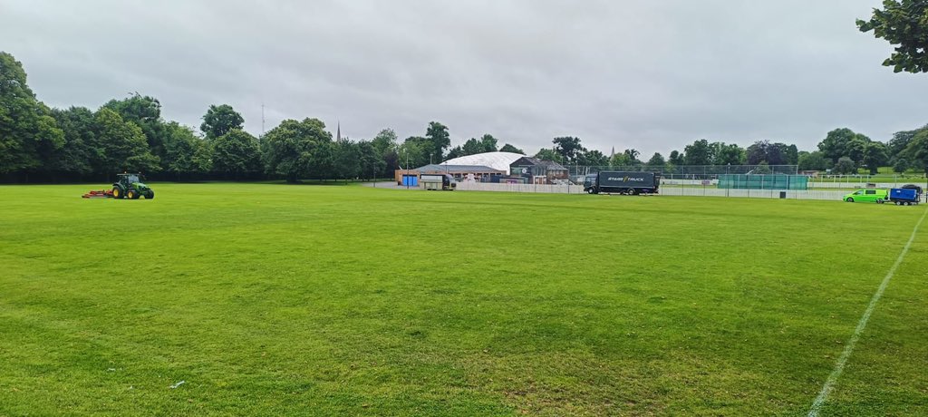 lisburnfeile's tweet image. 🚛 The stage truck has landed — Party in the Park is happening today! 🎉🎤
Get ready for a huge day of music, food, family fun & Swiftie surprises 👀✨
📍 Wallace Park
📅 Today
⏰ Come early – big crowds expected!
Let’s go, Lisburn — it’s going to be EPIC! 💥
#lisburnféile25