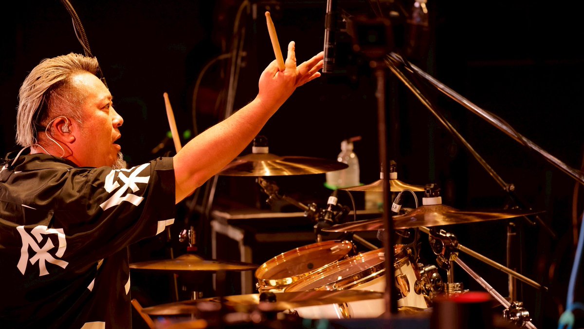 MONGOL800_info's tweet image. 【Live Photo!!】
2025.07.24(thu)
FOMARE 揉みに揉まれて10周年ツアー
at Spotify O-EAST
Special Thanks‼︎
FOMARE!!
photo by SARU
写真をもっと☞☞☞
instagram.com/p/DMho2fLJ2JB/…
#FOMARE
#揉みに揉まれて10周年
#MONGOL800
#モンパチ
