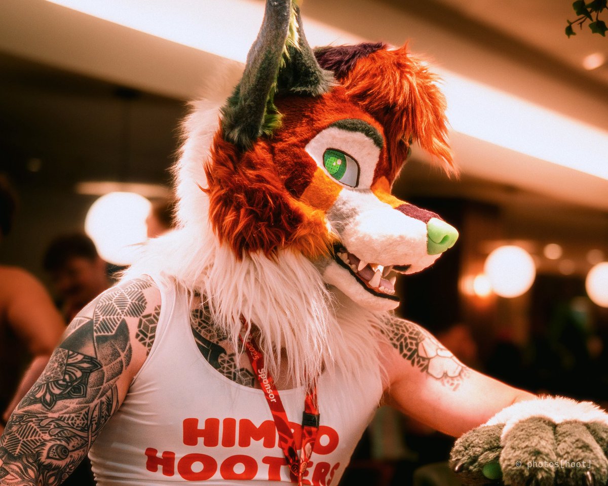 Rawr 😏

Just simple thoughts at the bar this #FursuitFriday

📸 <a href="/QuiteDaHoot/">hoot</a>