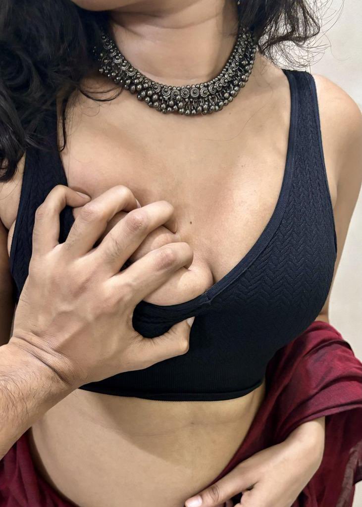 கோடையில் விளையும் மா கனியை 🥭 விட உன் ஆடைக்குள் மறைந்திருக்கும் உன் கனியே எனக்கு விருப்பமானது😘😘😍
<a href="/chandr35264/">Chandra</a>