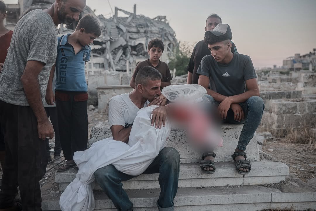 آخرین وداعِ پدر فرزندی در غــ𓂆ــزه..💔