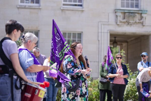 University of Nottingham UCU branch (@uonucu) on Twitter photo Wonderful photos from our joint rally with <a href="/UnisonUon/">University of Nottingham UNISON</a> this week, taken by the fabulous Chris Tregenza (<a href="/tregenza/">Chris Tregenza</a>)
We make standing up for labour rights look good, don't we?
tregenza.com/uon-ucu-unison/
#stopthecuts #SaveHE Wonderful photos from our joint rally with <a href="/UnisonUon/">University of Nottingham UNISON</a> this week, taken by the fabulous Chris Tregenza (<a href="/tregenza/">Chris Tregenza</a>)
We make standing up for labour rights look good, don't we?
tregenza.com/uon-ucu-unison/
#stopthecuts #SaveHE