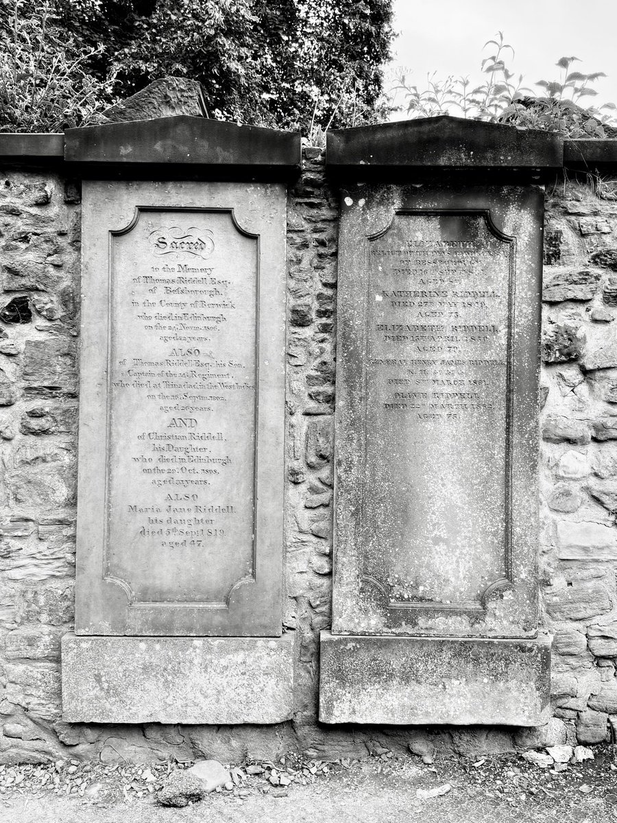 Одмори со истражување по гробишта… ама битно го најдовме :)