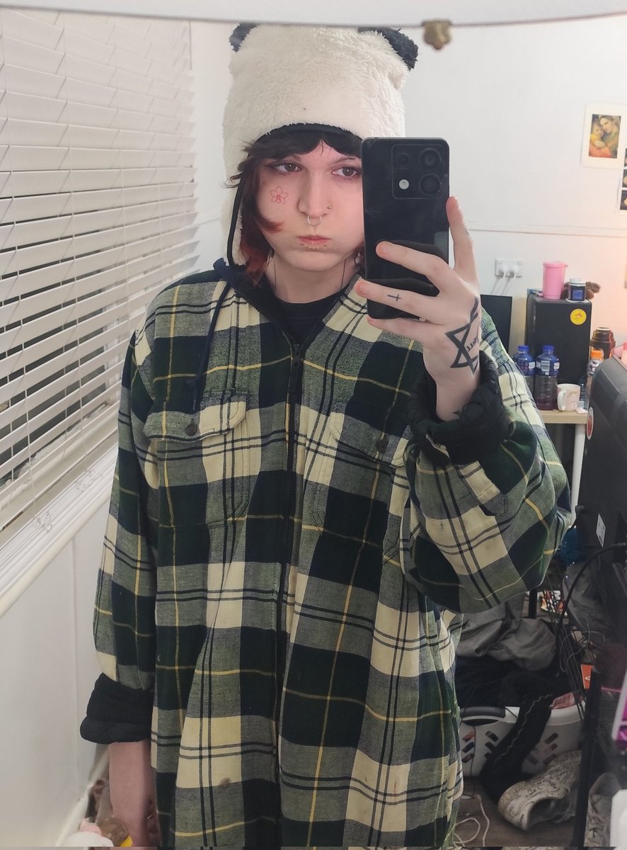 twin_presence's tweet image. Gets killed of that thing