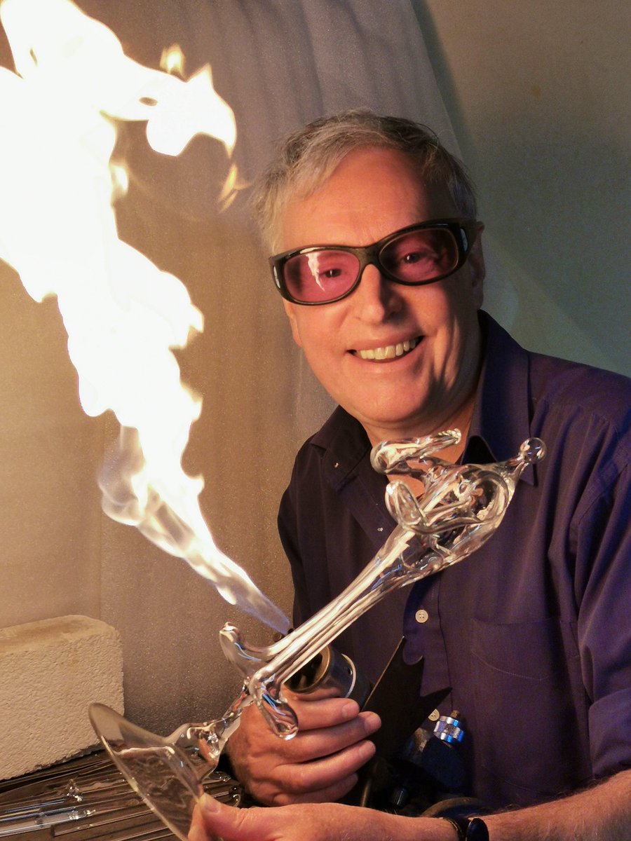 CGS - The Contemporary Glass Society (@cgsuk) on Twitter photo Celebrating 35 years of glass!
CGS chats with Scottish artist Ian Pearson on his journey from scientific glassblowing to glowing uranium fish, quirky sculptures & heartfelt tributes.
Full interview  š cgs.org.uk/news/celebratiā¦
#GlassArt #Lampworking #CGS Celebrating 35 years of glass!
CGS chats with Scottish artist Ian Pearson on his journey from scientific glassblowing to glowing uranium fish, quirky sculptures & heartfelt tributes.
Full interview  š cgs.org.uk/news/celebratiā¦
#GlassArt #Lampworking #CGS
