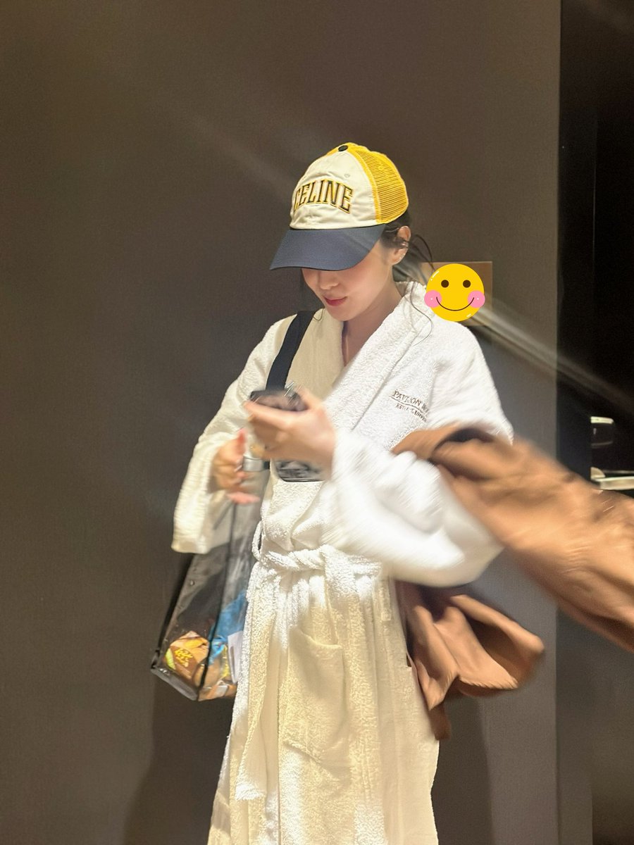 krungy21's tweet image. Tourist Dara in #KualaLumpur #Malaysia 🇲🇾 relax relax before waterbomb Busan!
