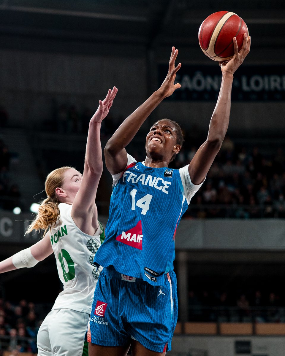 FRABasketball's tweet image. Dominique Malonga continue d'écrire son histoire ✍️
Plus jeune joueuse WNBA à réaliser un double-double (14 points, 10 rebonds) ✅
Plus jeune joueuse WNBA à atteindre les 100 points marqués ✅
#PassionnémentBleu