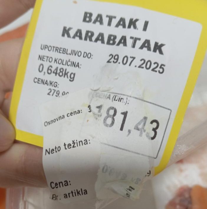 UBKEFEKTIVA's tweet image. Kako Lidl časti svoje potrošače❓
Na osnovnu cenu od 226,79 din, na kasi odobri popust, pa cena, posle "umanjenja" bude 181,43 din.
A na nalepnici ispod, vidi se da je zapravo regularna cena bila 181,43 din‼️