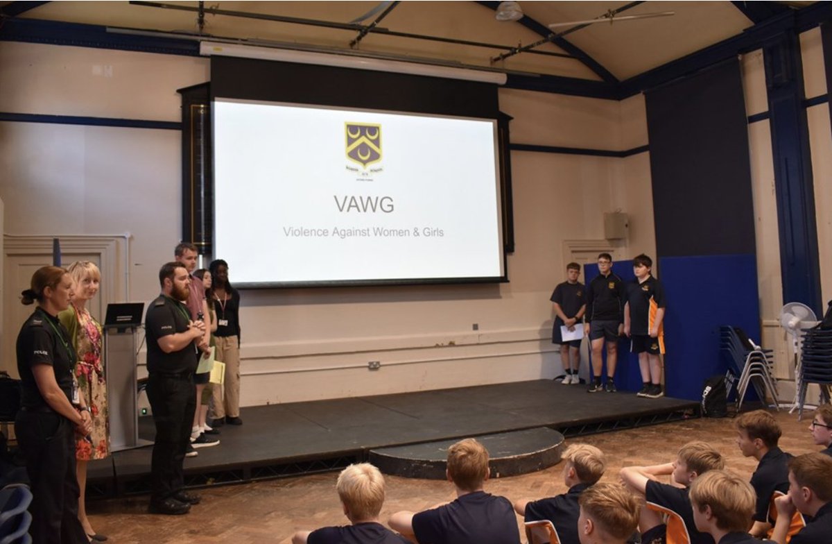 PoliceMutual's tweet image. Students from a school in Sittingbourne have become champions in the campaign to tackle violence against women and girls (VAWG) thanks to a scheme run by @kent_police.
orlo.uk/oK5PQ