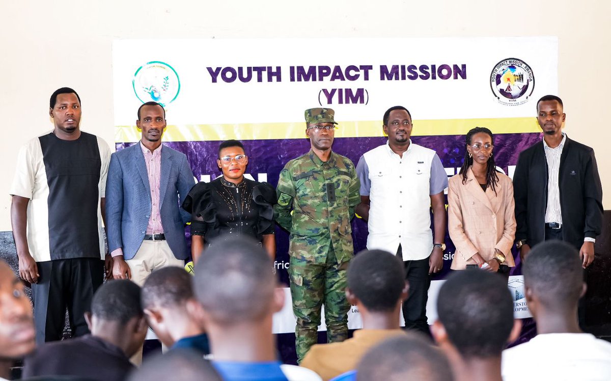 Col. Désiré Migambi, the Chief of Civil-Military Cooperation in the Rwanda Defence Force (RDF), engaged with over 1,000 students from secondary schools across the country on July 24, 2025, during the annual Vision Conference. 

The event was held at Star Secondary School in