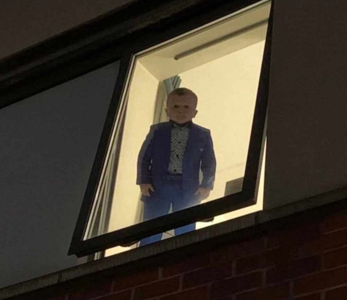 ImShillGates's tweet image. Richard watching you sell all your $HEX
