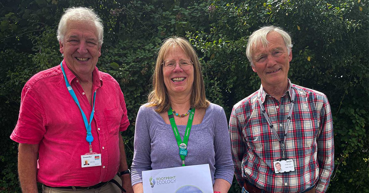 ExeterCouncil's tweet image. Three of our most precious nature spots – the Exe Estuary, Pebblebed Heaths, and Dawlish Warren – will now benefit from extra protection thanks to a new joint strategy adopted by Exeter, @eastdevon and @Teignbridge councils. 🐦🌿
More: news.exeter.gov.uk/plan-to-protec…