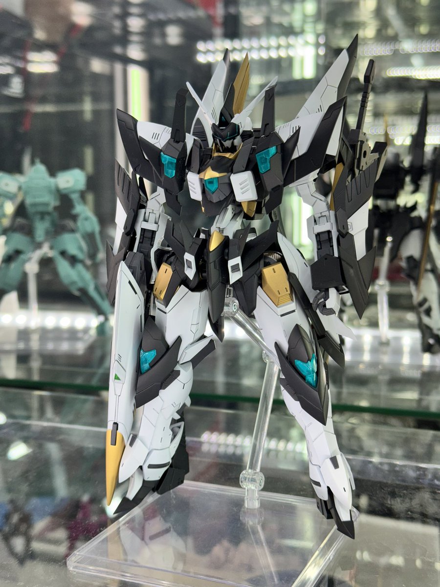 n_a_o_k_i_'s tweet image. アキヨドさん6Fホビーコーナーに #ティタノマキア の新商品アークラウド（11月発売）とヴェクトール（1月発売）の塗装完成見本を展示中です。まだパネル等の準備が出来ていないのですが、是非現物をチェックしてみてください！

アークラウド予約
x.gd/mqMaj

ヴェクトール予約…