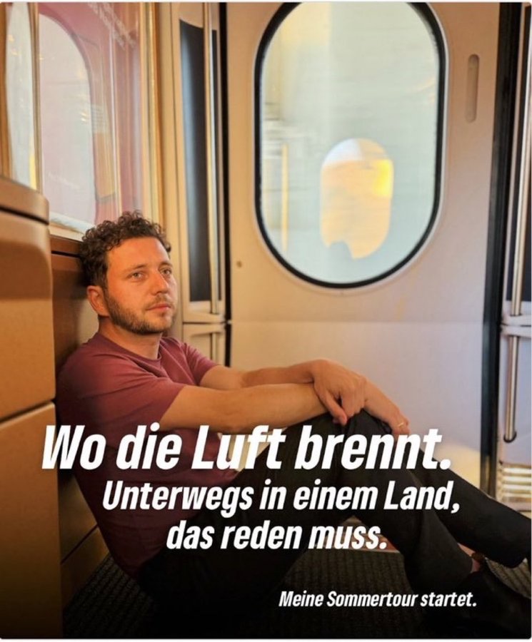 PhilipPlickert's tweet image. Alle Bundestagsabgeordneten bekommen die Bahncard 100 (1. Klasse) kostenlos. Er muss nicht auf dem Boden sitzen. Was für eine billige Inszenierung