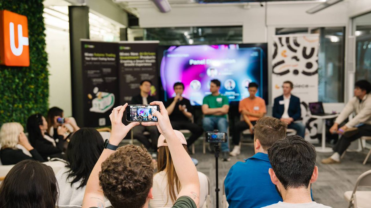 nx_Labs's tweet image. 🍕 What a vibe! Pizza, panels, and passionate people — exactly the kind of energy we love.
🤝 We enjoyed the perfect mix of fun and focus at Slices & Chains — from deep AI + Web3 conversations, to spontaneous open mic pitches, and creative side chats over (very good) pizza. Yes,…
